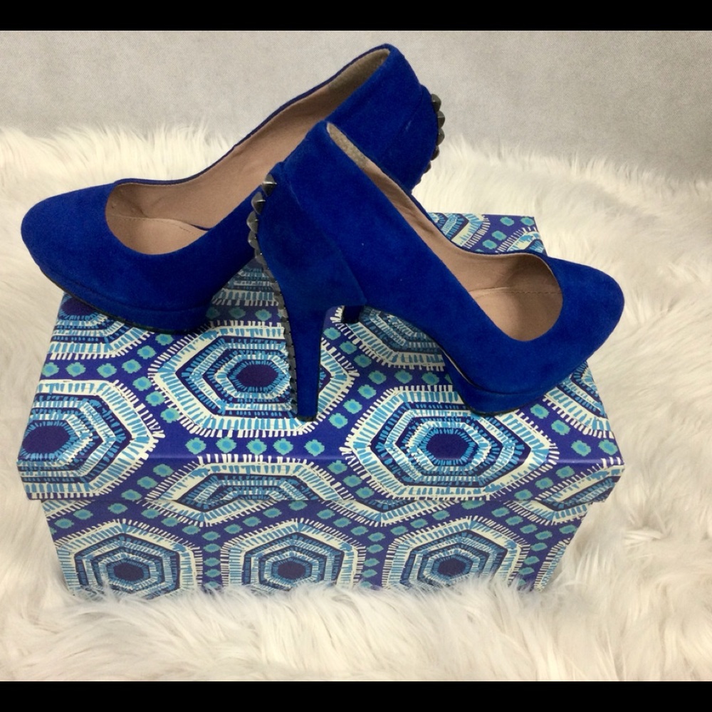 🔥🔥Vince Camuto Royal Blue Suede Platform Pum…